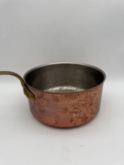 Large saucepan - Hammered copper, France
French-made...