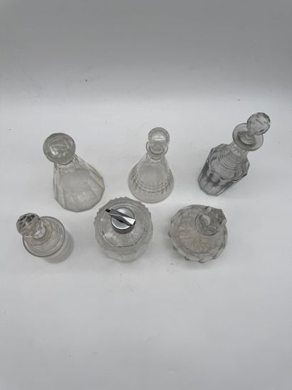 Set of 6 cut-glass perfume bottles
Set of...