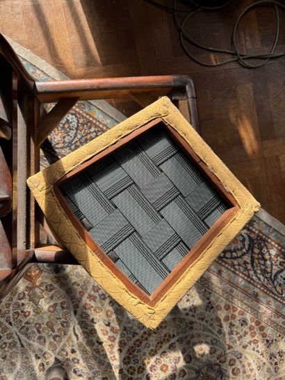 Suite de quatre chaises de style Louis-Philippe...
