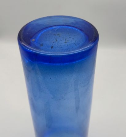 Blue crystal vase
Large cylindrical vase...