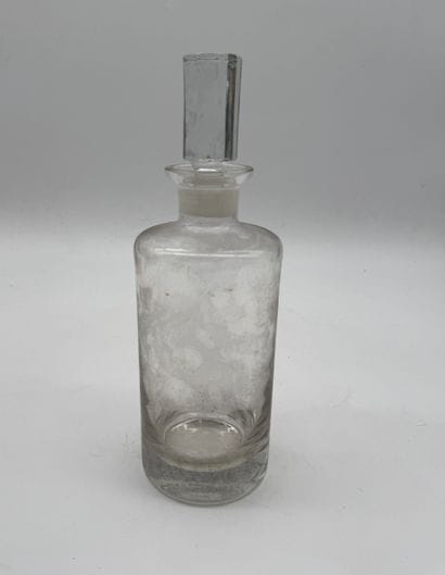 Crystal spirit decanter
Cylindrical, thick-bottomed...