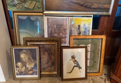 Set of approx. 8 frames 
Set of frames with...