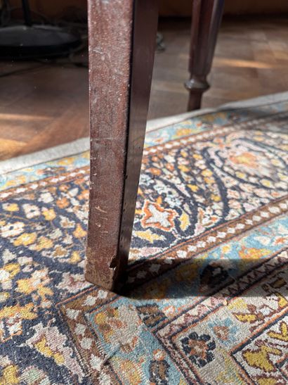 Suite de quatre chaises de style Louis-Philippe...