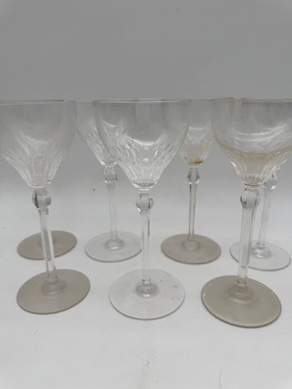 Suite of 7 crystal wine glasses Nestor model...