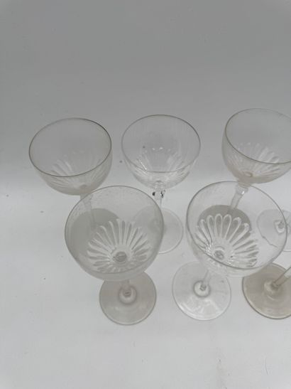 Suite of 7 crystal wine glasses Nestor model...