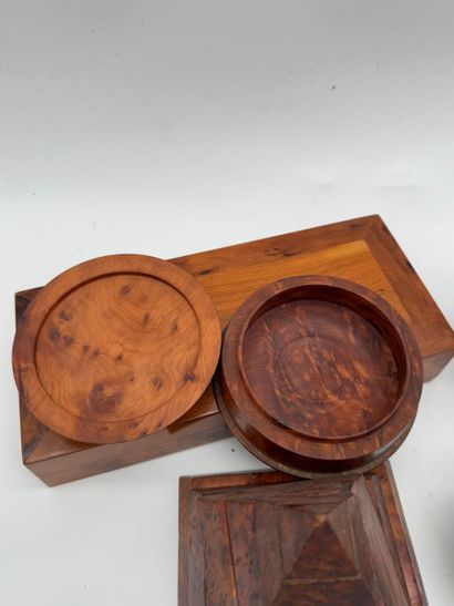 Set of wooden objects Spheres and geometric...