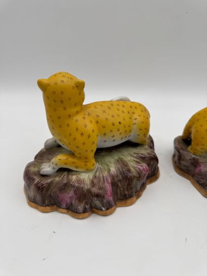 Pair of ceramic tigers - Staffordshire style
Two...