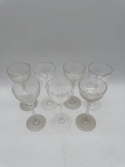Suite of 7 crystal wine glasses Nestor model...