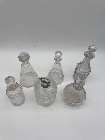 Set of 6 cut-glass perfume bottles
Set of...