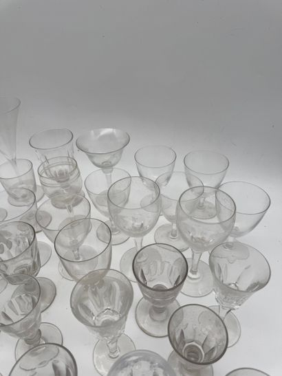 Set of crystal glasses Mismatched set
Set...