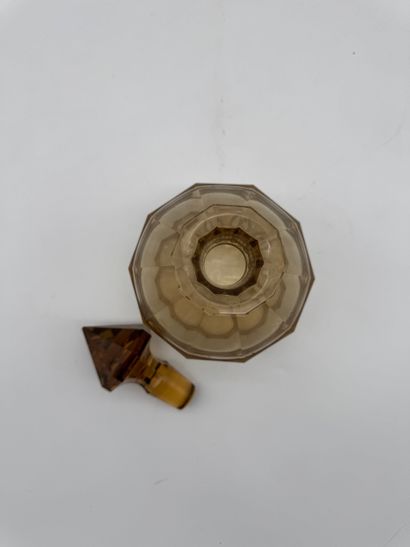 Tinted glass spirit decanter 
Glass or cut-crystal...