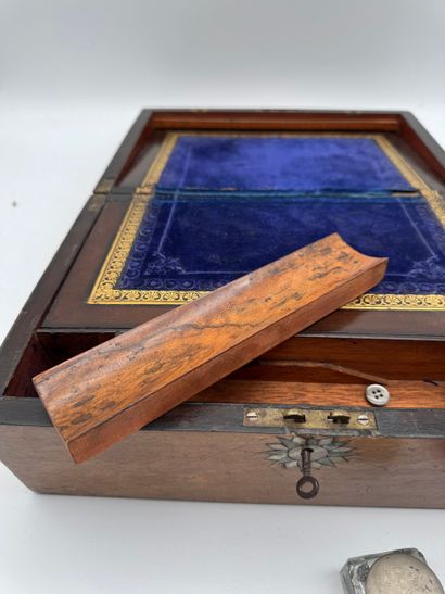 Travel writing case - 19th century
Wooden...