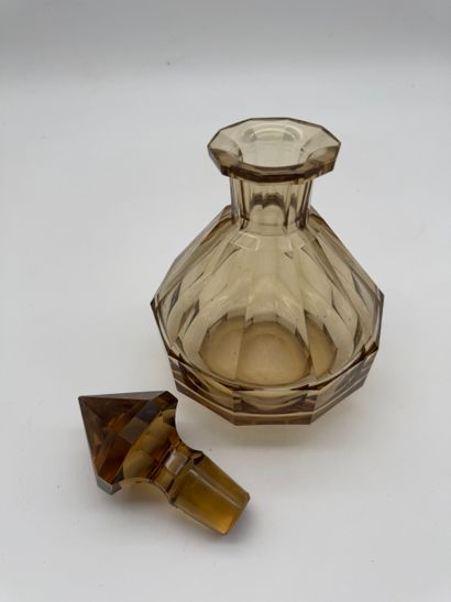 Tinted glass spirit decanter 
Glass or cut-crystal...