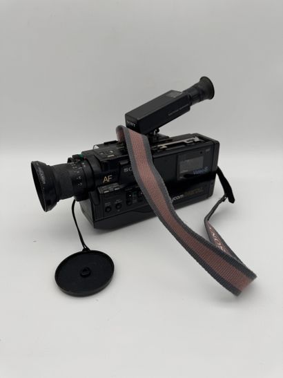 Sony - Handycam Video8 camcorder
Black plastic...