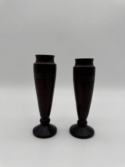Pair of small vases in turned wood
Two turned...