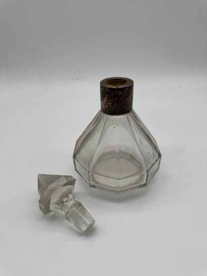 Cut crystal spirit decanter, 800 thousandths...
