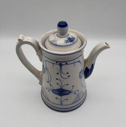 Sarreguemines - Porcelain coffee pot
White...