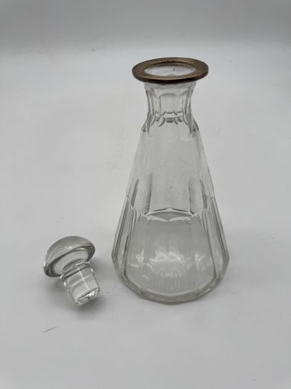 Carafe in cut glass, silver neck (800‰) 
Carafe...