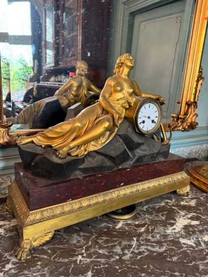 Pendule de style Néo-Empire (XX siècle)
Pendule...