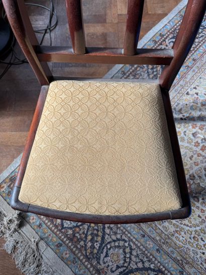 Suite de quatre chaises de style Louis-Philippe...