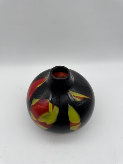 Hand-blown glass vase - Polychrome decoration
Hand-blown...