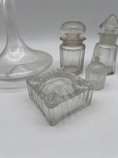 Set of 5 glass pieces including decanter...