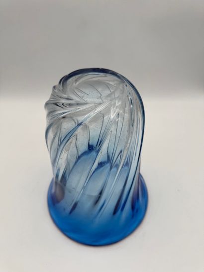 Val Saint-Lambert Blue gradient blown crystal...