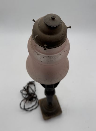 Lamp with Egyptian decoration, Art Deco style
Table...