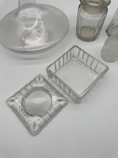 Set of 5 glass pieces including decanter...