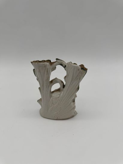 Small figurative cookie swan vase (20th century)
Double-horned...