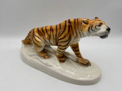 Otto Jarl (1856-1915), attributed to - Tiger
Porcelain...