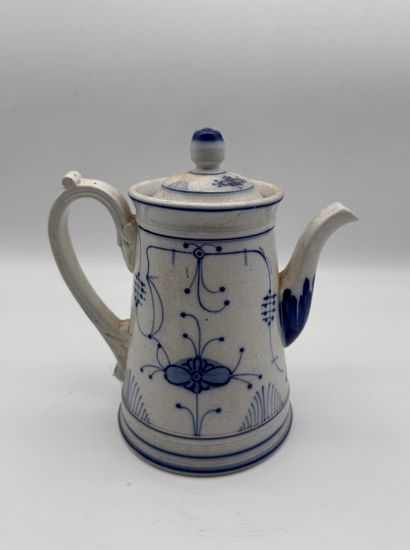 Sarreguemines - Porcelain coffee pot
White...