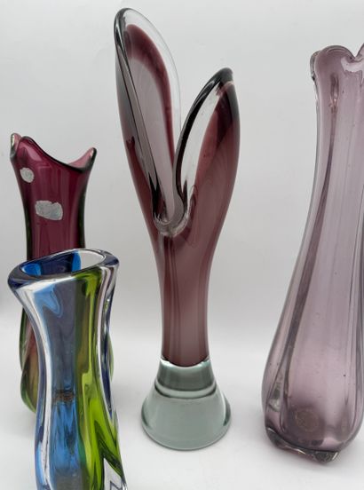 Set of 5 glass vases, in the Val Saint-Lambert...