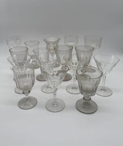 Set of mismatched glasses
Set of glasses...