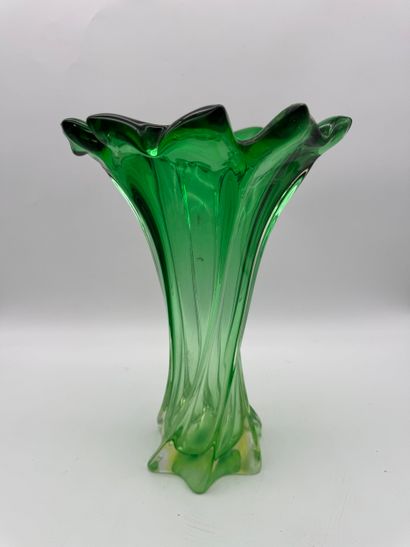 Murano (XX century) Green blown glass vase
Green...