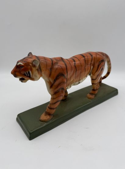 Ceramic tiger
Glazed ceramic sculpture of...