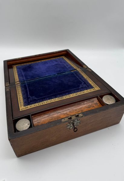 Travel writing case - 19th century
Wooden...