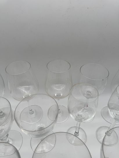 Set of 20 crystal glasses - Mismatched set
A...