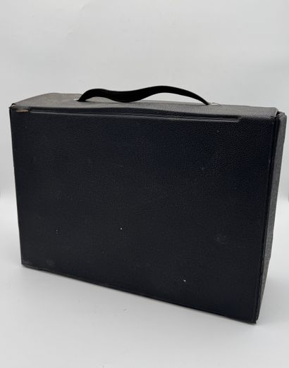 Rollei - P66A slide projector
Metal and plastic...