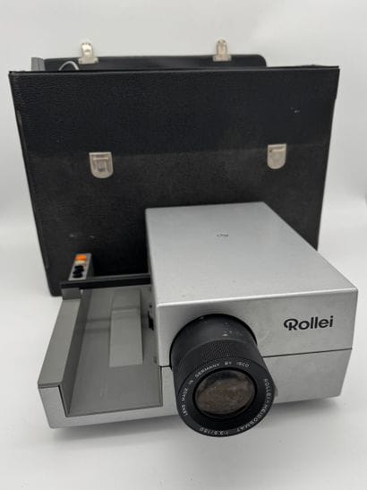 Rollei - P66A slide projector
Metal and plastic...