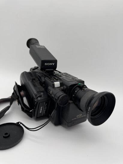 Sony - Handycam Video8 camcorder
Black plastic...