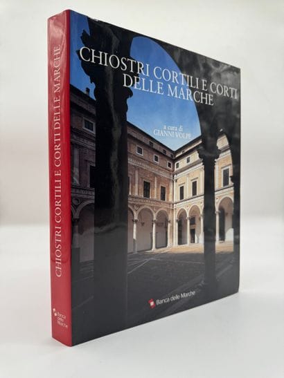 Chiostri Cortili e Corti delle Marche
Traite...