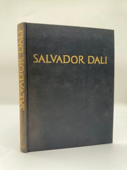 Salvador Dalí de Robert Descharnes.
Ouvrage...