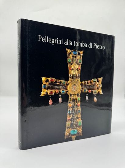 Pellegrini alla tomba di Pietro 
Trace la...