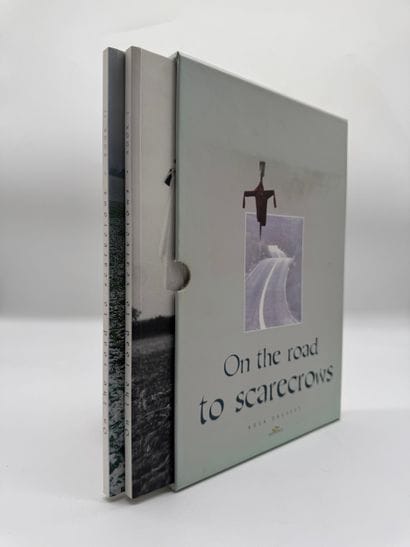 On the road to scarecrows
Ensemble de deux...