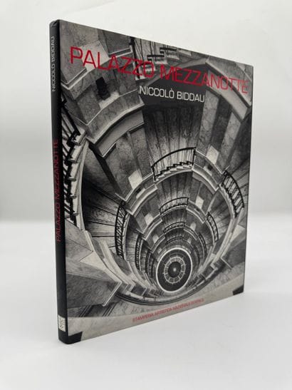Palazzo Mezzanotte par le photographe italien...