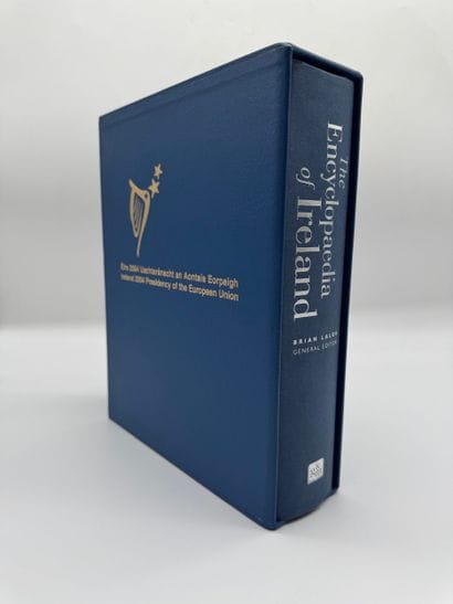 The Encyclopaedia of Ireland sous la direction...