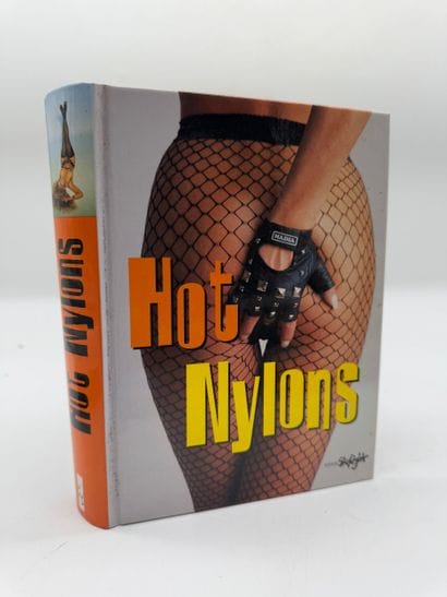 Hot Nylons
A collection of erotic photographs...