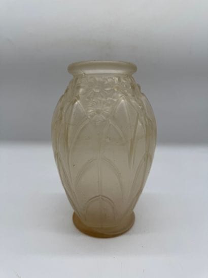 Molded, satin-finished glass vase - Art Deco...