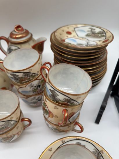Service à thé et café en porcelaine, 36 pièces
Service...